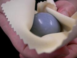 �G���W�F���C�g�G�b�O�^�̕\�ʂ��_�炩���z�ŕ�